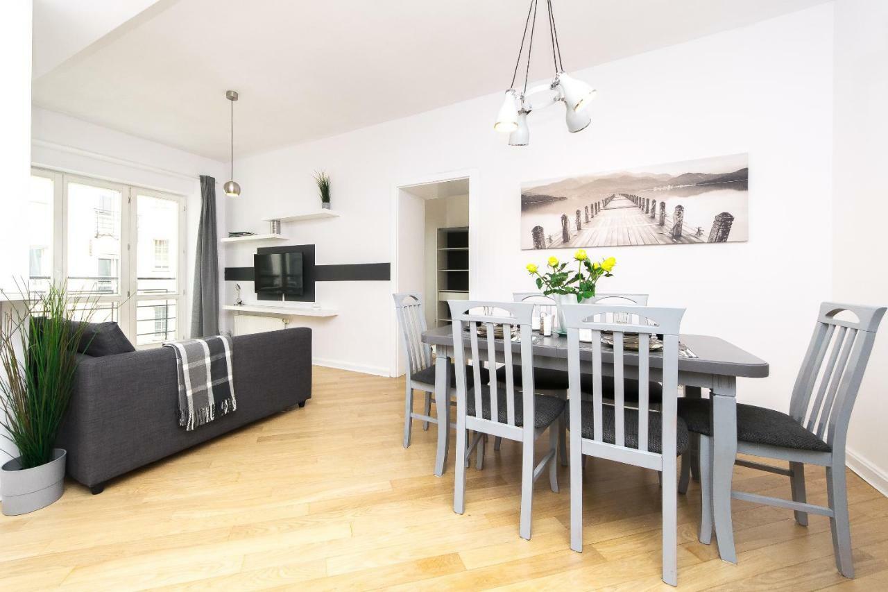 Spacious Apartment In Old Town P4You Pl Красков Екстериор снимка
