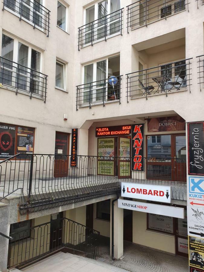 Spacious Apartment In Old Town P4You Pl Красков Екстериор снимка